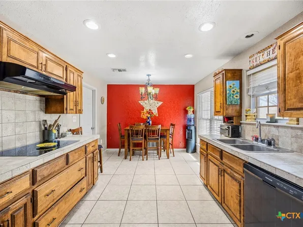 320 Highland Dr, Burnet, TX 78611
