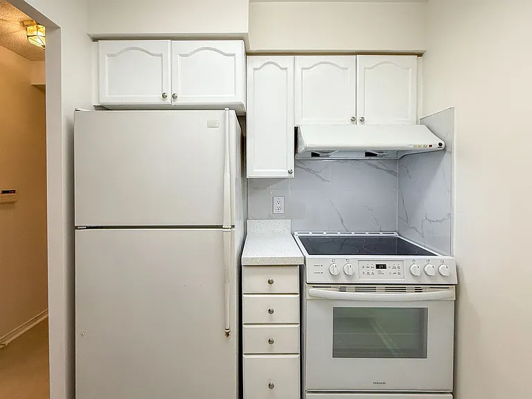 3 Pemberton Ave #206 — Photo 6