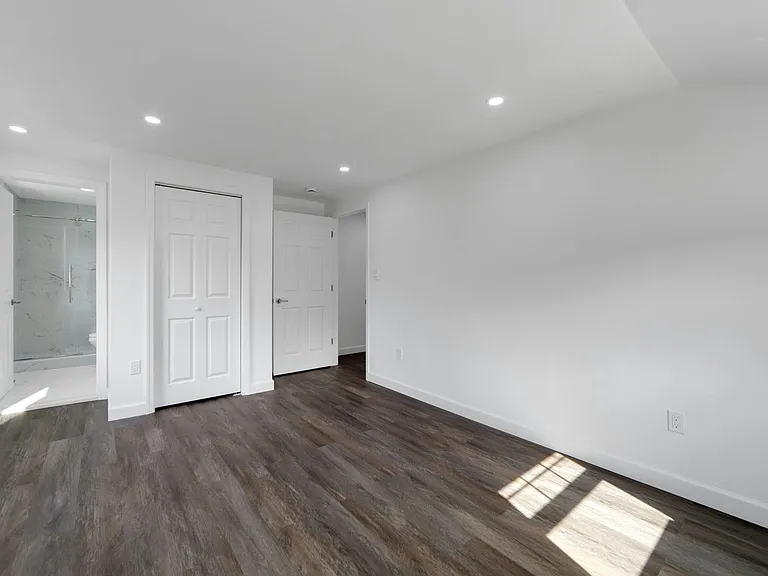 380 Grand Ave — Photo 19