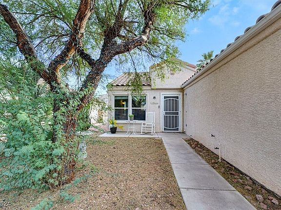 3rd image of 1061 Spotted Bull Ct