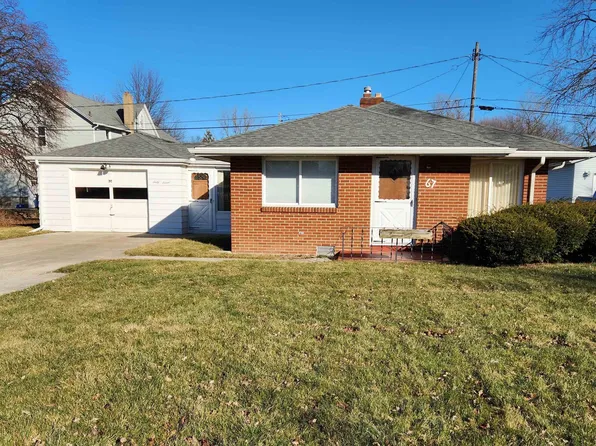 67 Cedar Dr, Bay City, MI 48708