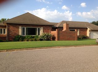 821 N Weigle Ave, Watonga, OK 73772