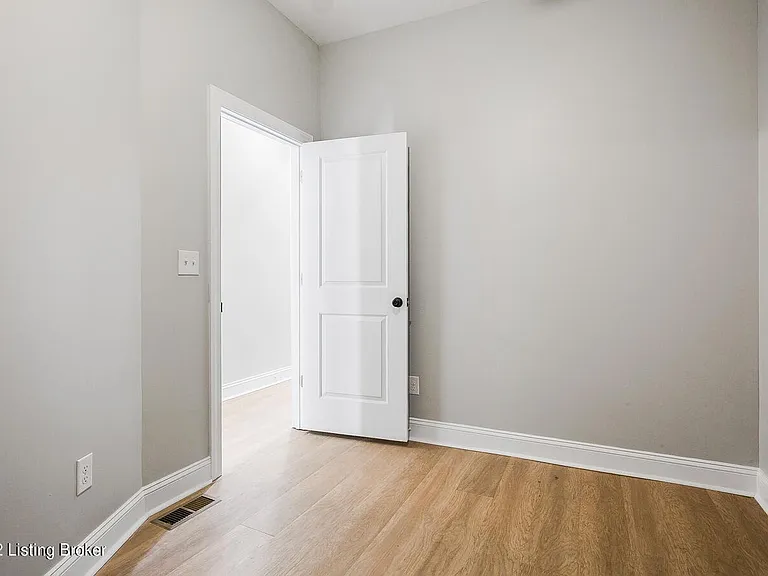 1518 Christy Ave — Photo 19
