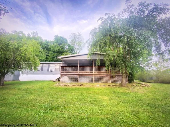 5455 Fairmont Rd, Rivesville, WV 26588