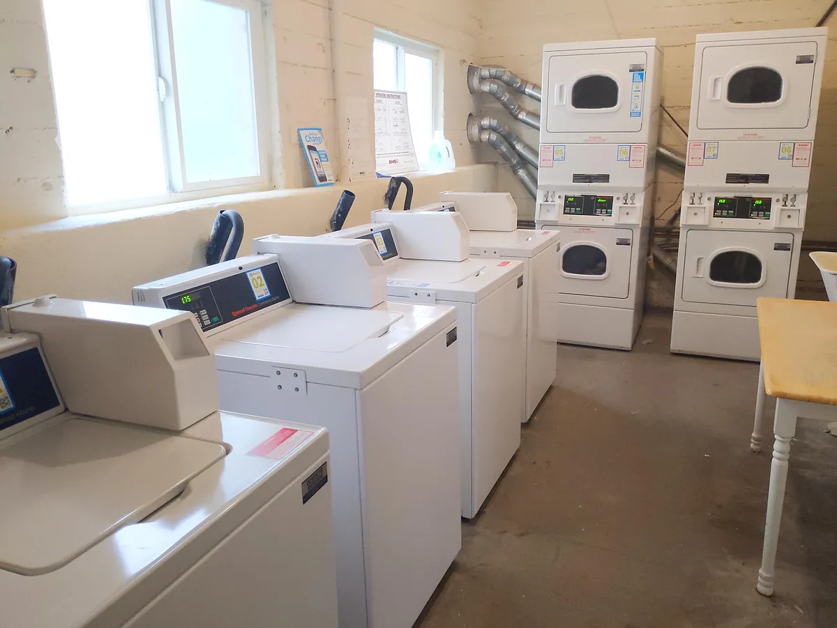 Communal Laundry Facilities - Beverly Glen