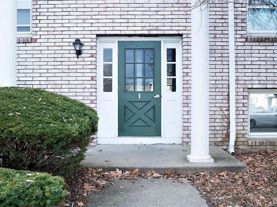 1st image of 61 Van Deene Ave #4f14dd850