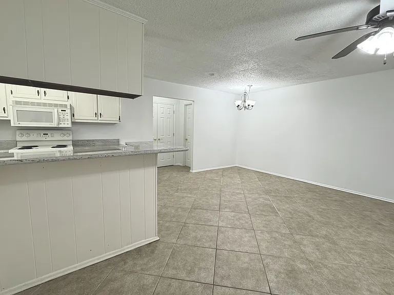 7324 Menlo Dr — Photo 7