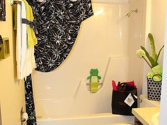 3rd image of 801 Link Dr APT 2