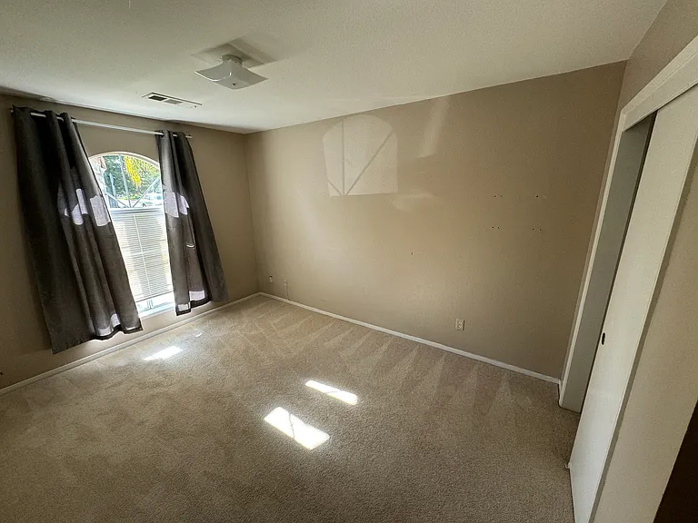 8357 N Barton Ave — Photo 12