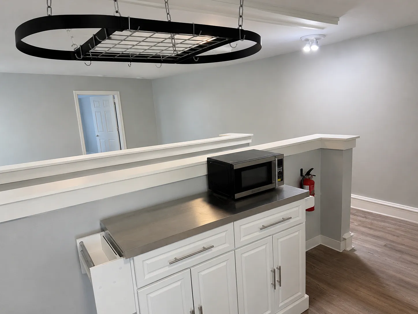1 bed, 800 sqft, $1,850 — Photo 1