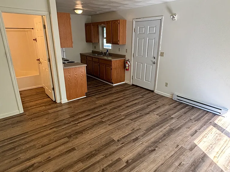 639 N 4th Ave — Photo 1