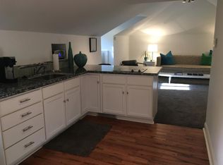 53 Janssen Pl, Kansas City, MO 64109
