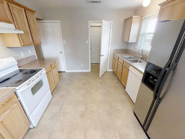 3408 Ida Dr — Photo 3