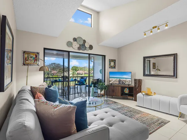 1113 Green Pine Boulevard #G3, West Palm Beach, FL 33409