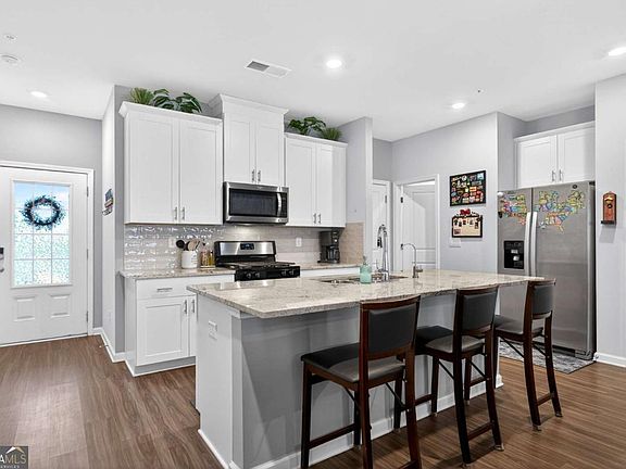 2nd image of 1318 Vayda Ct