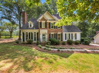 2100 Benwicke Dr, Pfafftown, NC 27040