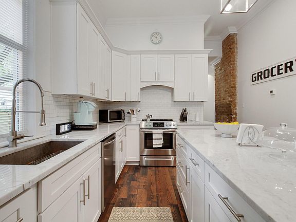 3rd image of 817 Hillary St #A