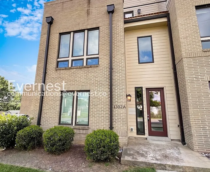 1302A Montgomery Ave — Photo 1