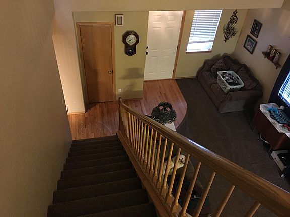 Foray / Family room