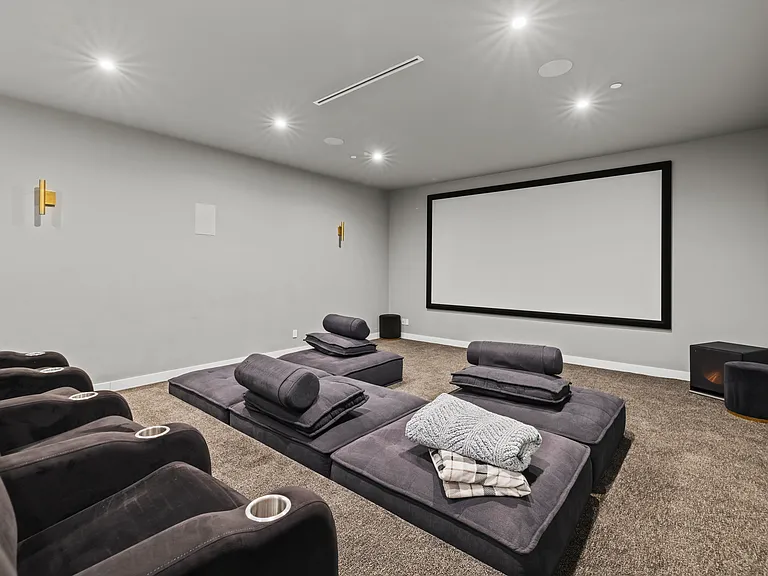 12125 W Sunset Blvd — Photo 22