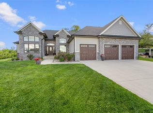 6296 Sudbury Ct, Johnston, IA 50131