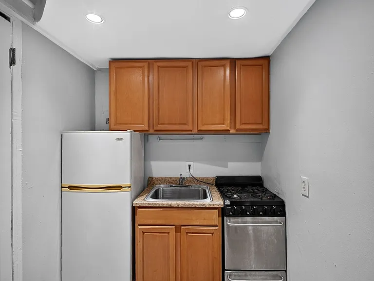 42 Trumbull St — Photo 17