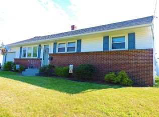 5 Homestretch Dr, Ludlow, MA 01056