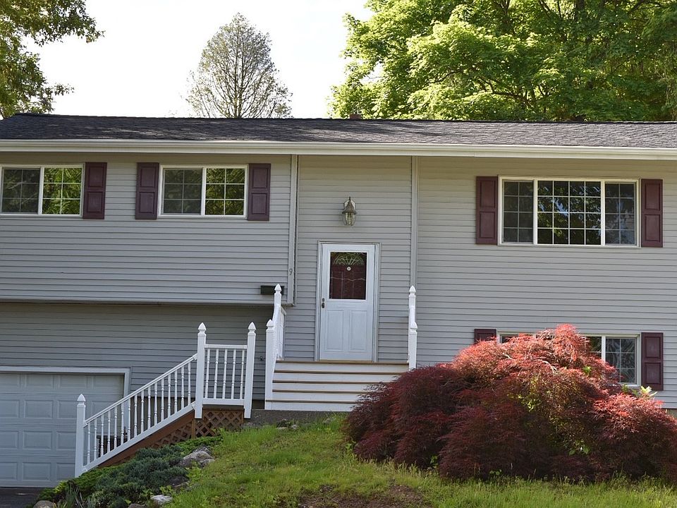 1st image of 9 Beardslee Hill Dr