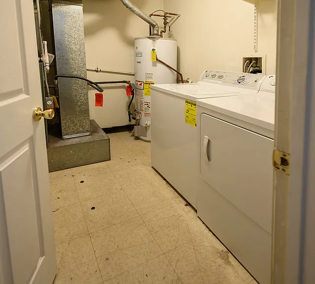 236 Warren St — Photo 8