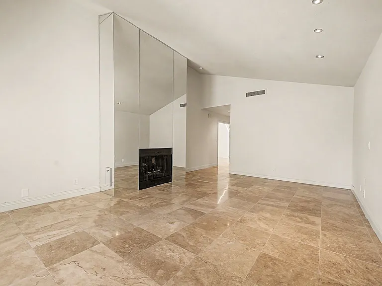 3172 Bel Air Dr — Photo 15