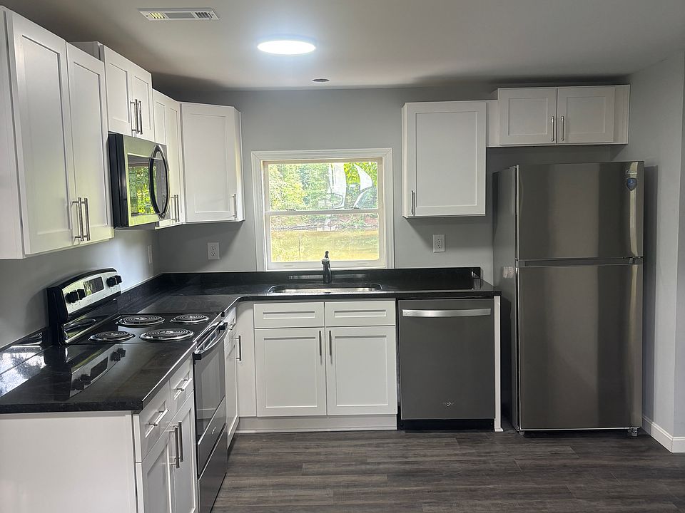 1st image of 1019 Pecan St