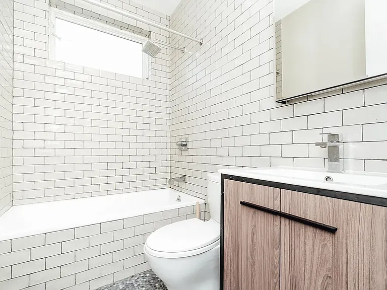 316 Evergreen Ave #4D — Photo 6