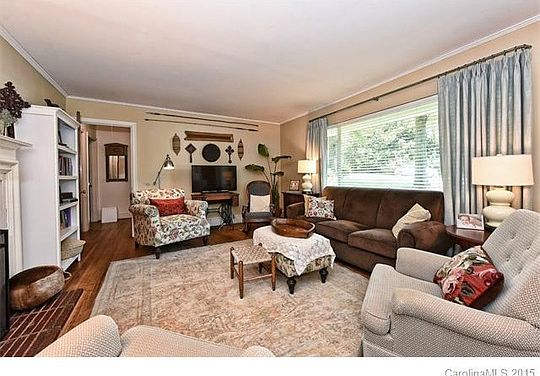 3rd image of 5612 Preston Ln