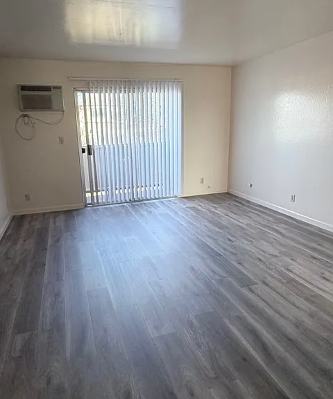 1 bed, 1.0 bath, 550 sqft — Photo 5