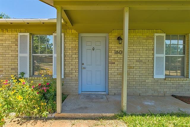 1st image of 1605 White Oak Ct