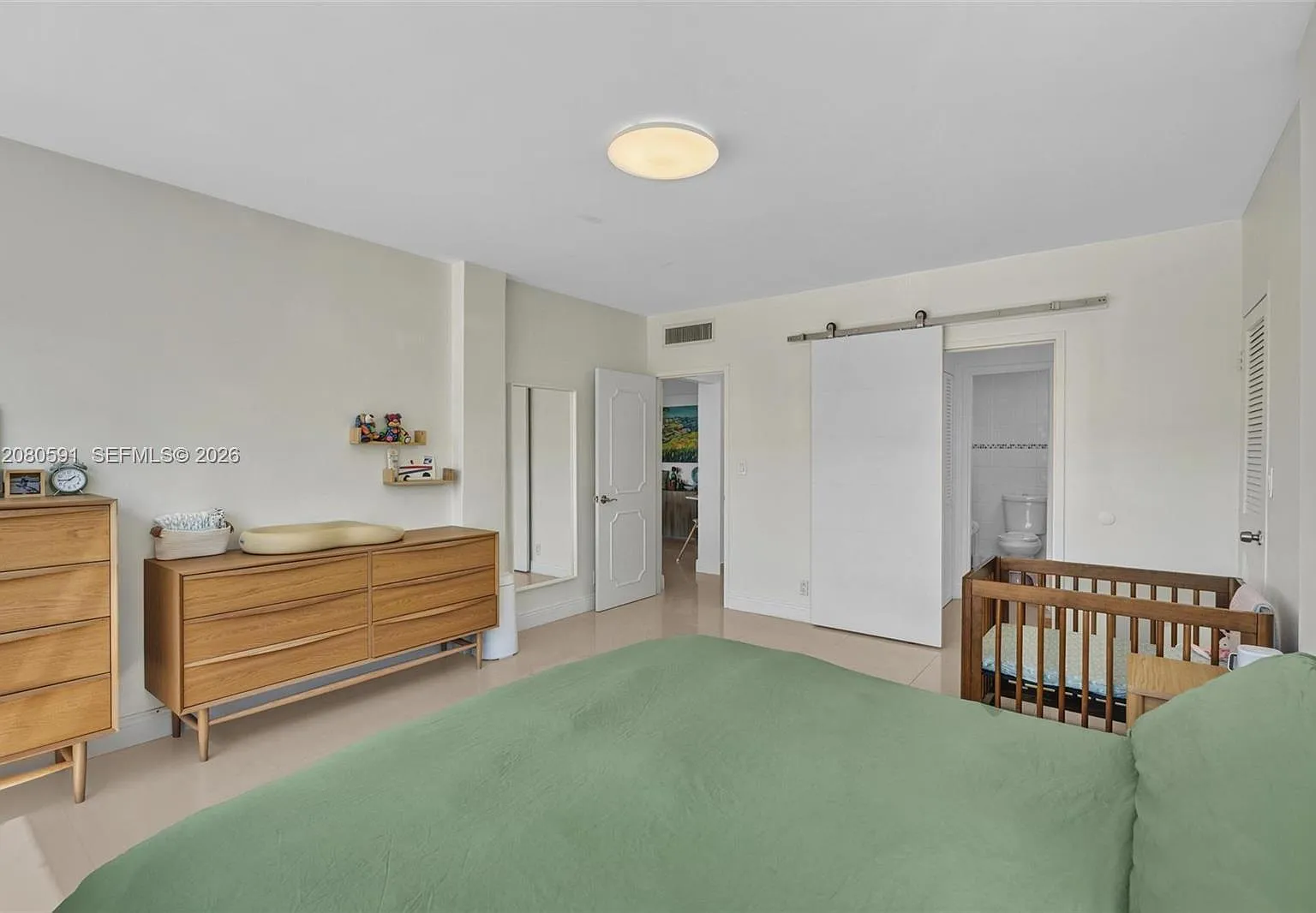 9381 E Bay Harbor Dr — Photo 4