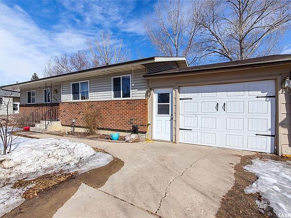 3rd image of 639 Redberry ROAD