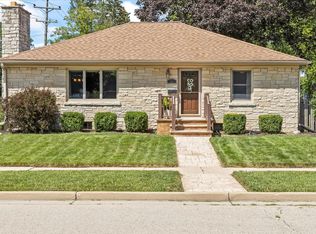 350 W 3rd St, Oconomowoc, WI 53066