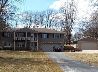 641 Kreusers Ridge St, Colgate, WI 53017