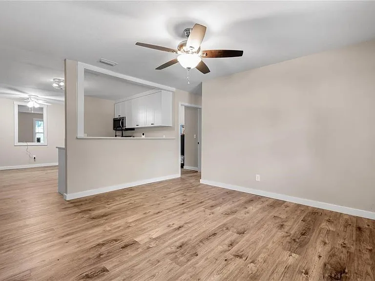 920 Johnston St — Photo 3