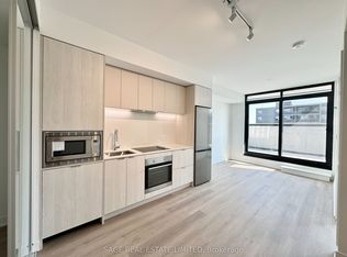 86 Dundas St E #806, Mississauga, ON L5A 1W4
