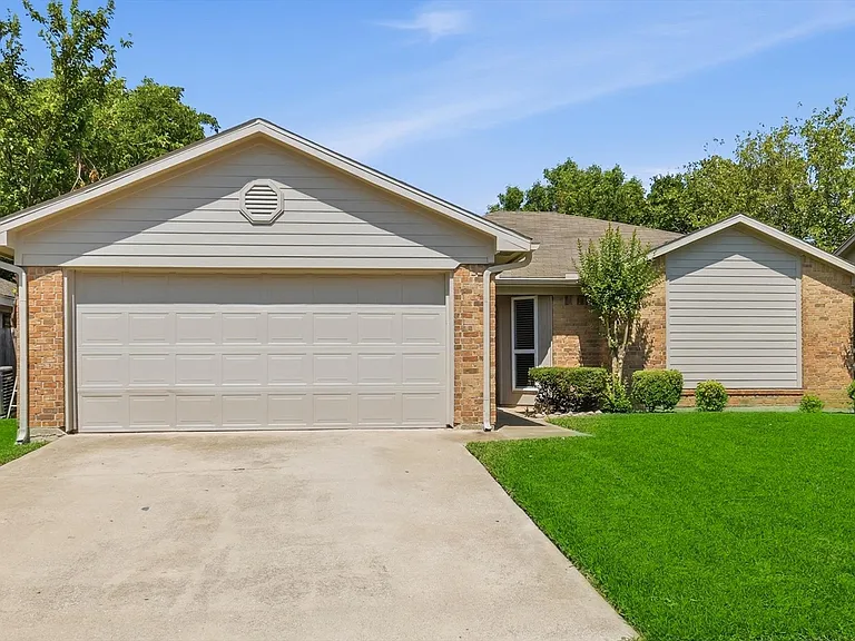 7913 Pebblebrook Dr — Photo 19