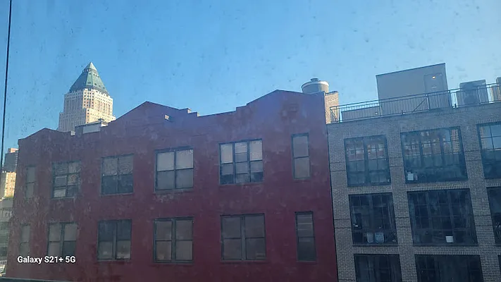 Rented by Chartwell Manhattan Realty | media 4