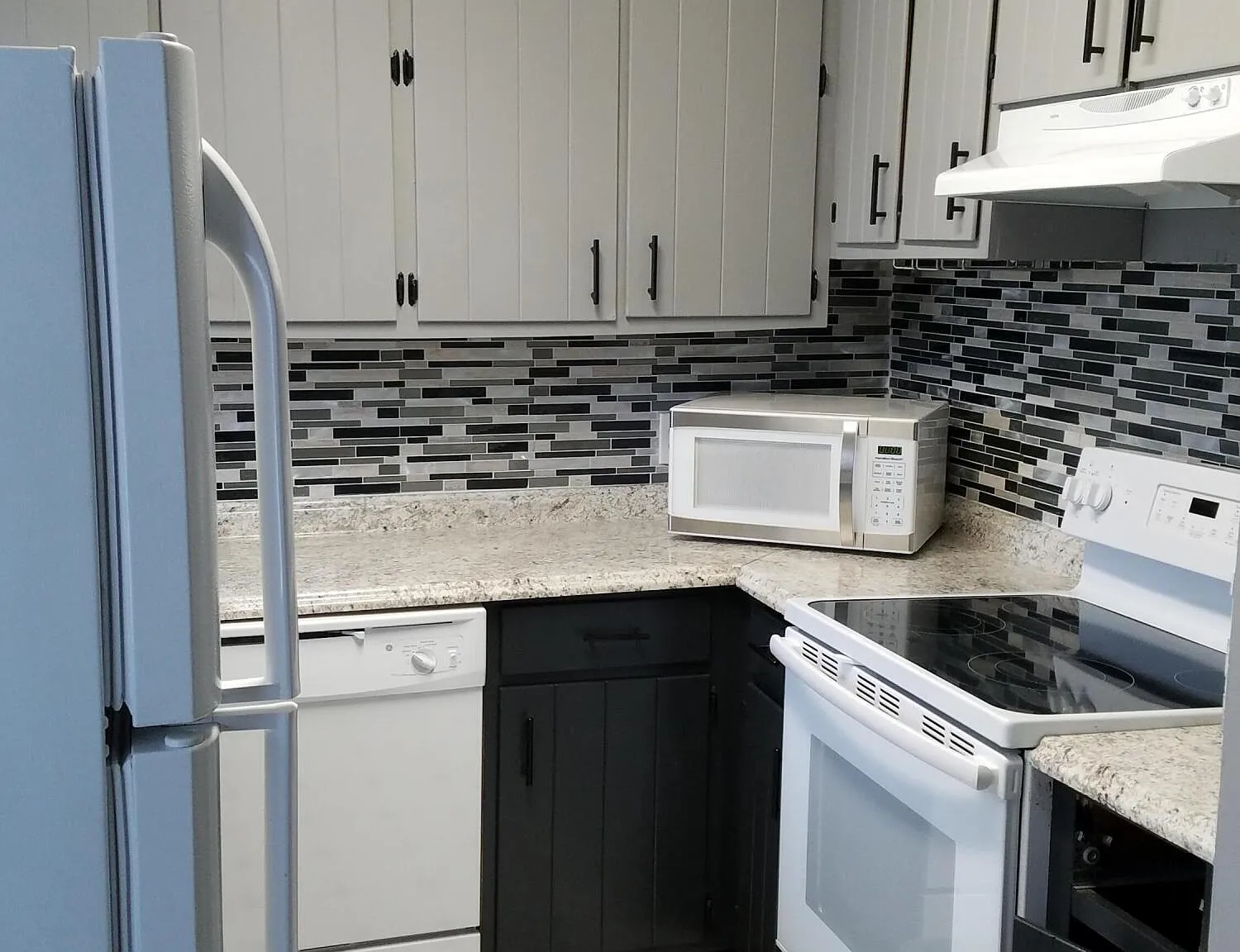 2 bed, 1.5 bath, 1024 sqft, $1,200 — Photo 3