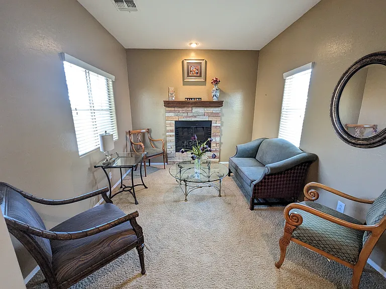4721 E Redfield Rd — Photo 7