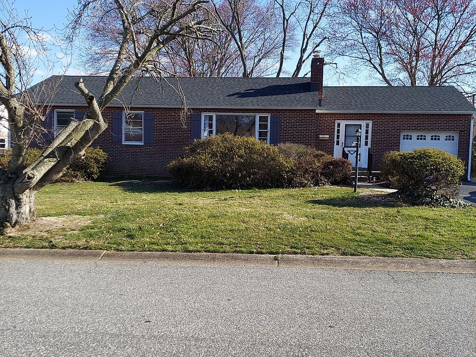 2nd image of 410 Northwood Rd