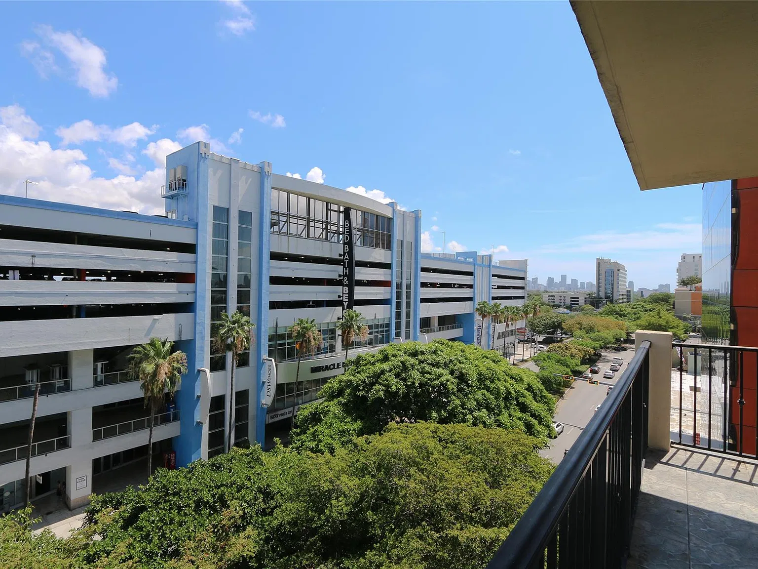 1 bed, 1.0 bath, 530 sqft, $2,100 — Photo 1