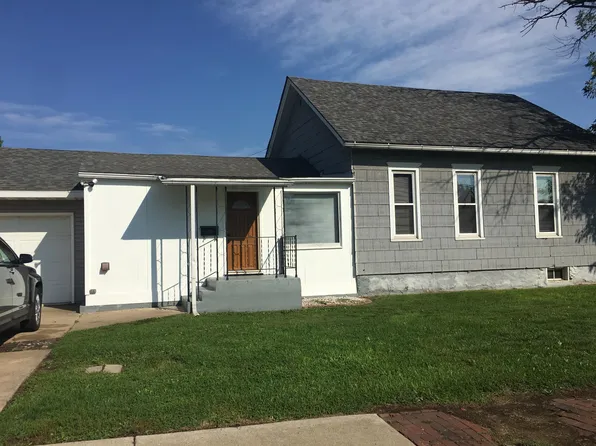 1105 7th St, La Salle, IL 61301