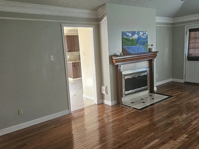 2423 Manorwood St — Photo 8