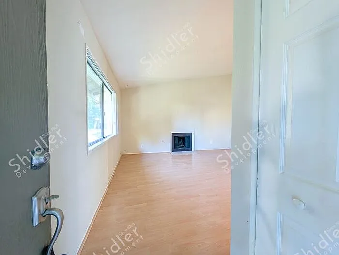 1965 E Coulston St — Photo 22
